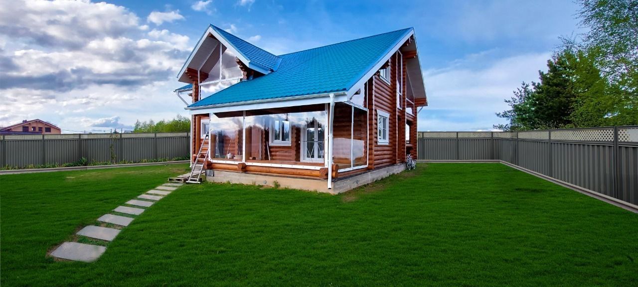 Мягкие окна на веранде загородного дома в посёлке Яковлево
